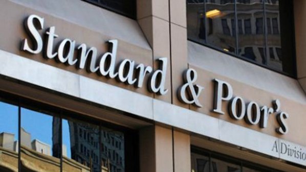 Standard &amp; Poor's понижи рейтингa на Гърция