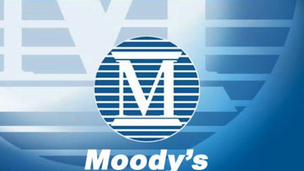 Moody's свали рейтингите на 15 големи банки