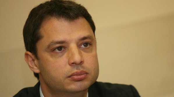 Делян Добрев: Не трябваше да инвестираме във ВЕИ