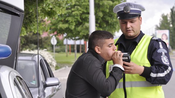 Пиян шофьор се заби в предпазна ограда в Шумен