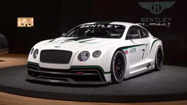 Bentley Continental GT3 акостира с пълния си блясък в Ел Ей