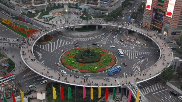 Уникален пешеходен мост в Шанхай