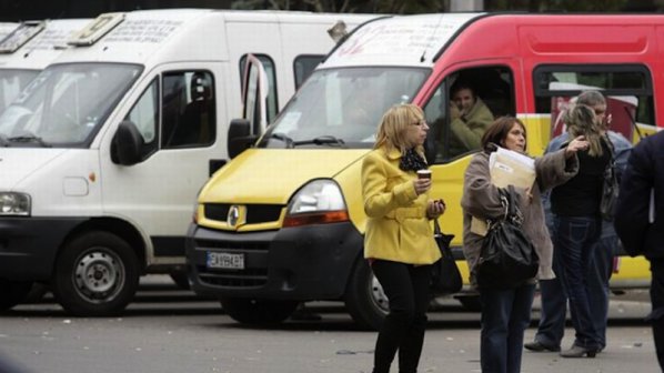 Огромен срив при маршрутките в София