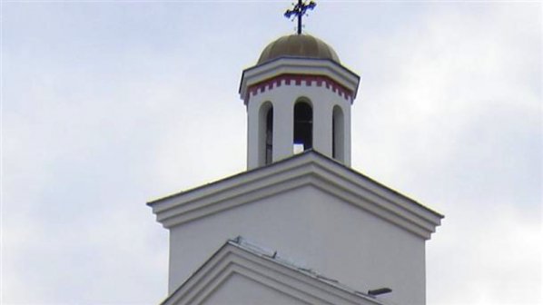Позлатяват камбанарията на църква в Силистра