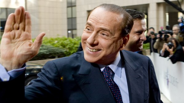 Силвио Берлускони олеква с 36 млн. евро годишно