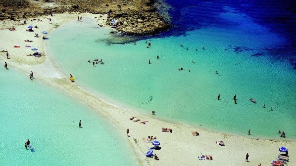 Островът на Афродита с най-чистите плажове в Европа