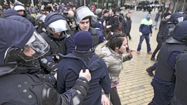 Протести срещу кабинета &quot;Орешарски&quot;