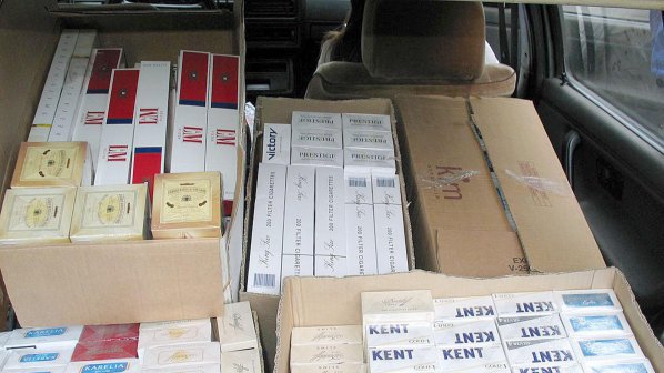 2059 кутии нелегални цигари откриха в Крън