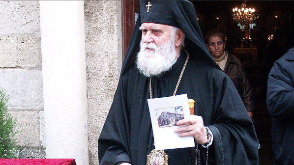 Дядо Калиник се оттегли от поста наместник на Варненската епархия
