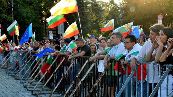 #ДАНСwithme, ден 41: Нова обсада на парламента (обновена+галерия)