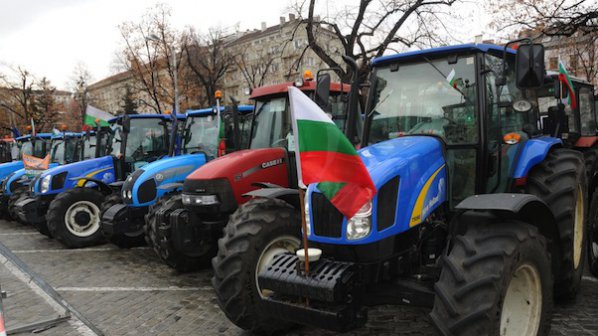 Земеделци ще купуват гориво на по-ниски цени