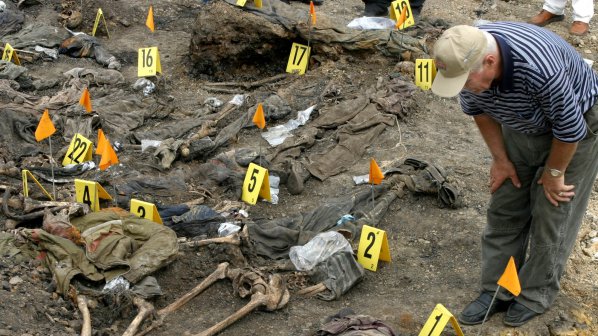 Ексхумираха останките на стотици хора в масов гроб в Босна и Херцеговина