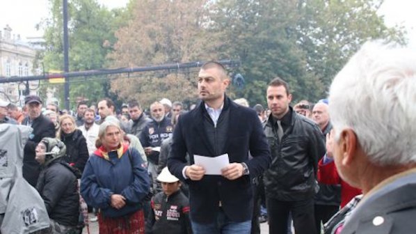 Бареков на протест срещу партиите и Плевнелиев