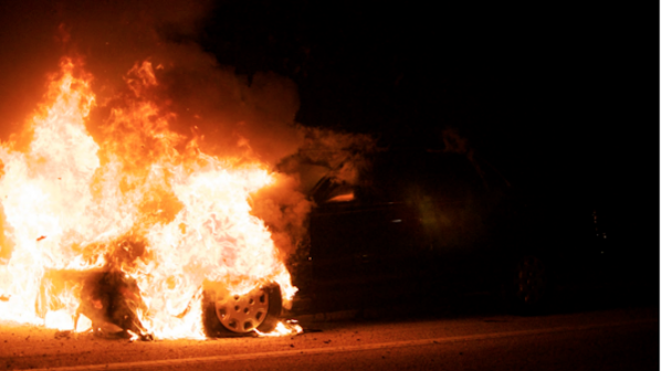 Кола се запали в Сандански