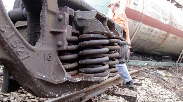 Откриха 63 кг части от жп линия в пункт за метали