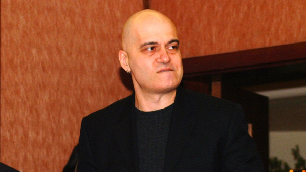 Слави Трифонов изрита Краси Радков