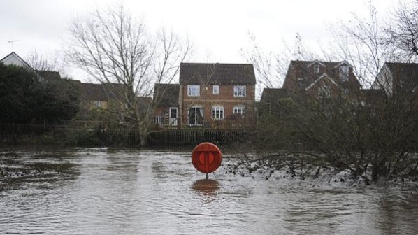 Наводненията във Великобритания са причинени от глобалното затопляне