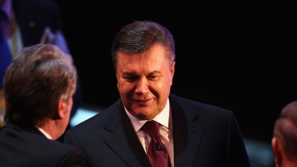 Обвиняват Янукович за масови убийства на цивилни (гледайте на живо тук)