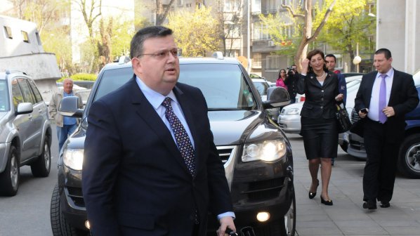 Цацаров не изключи обвинение за Борисов заради Авиоотряда (видео)