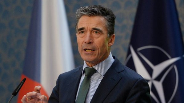 НАТО заплаши Русия с по-дълбока международна изолация