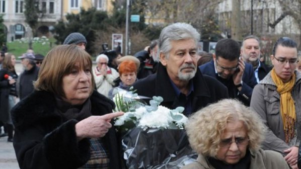 Приятели, актьори и политици изпратиха Мария Данаилова (галерия)