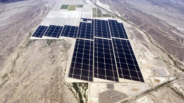 Завърши изграждането на най-големия соларен парк в света