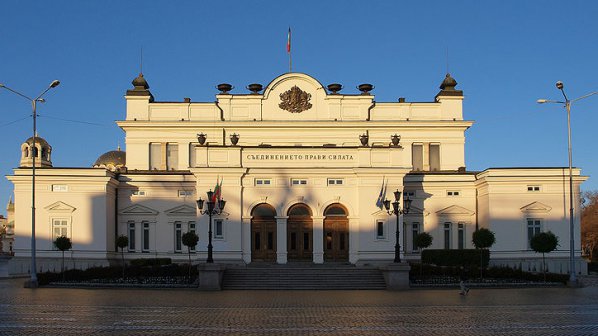 Гласуват вота на недоверие