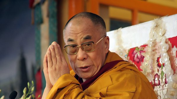 Далай Лама: Наследникът ми може да е жена, стига да е красива