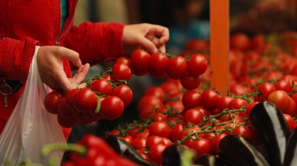 Внасят бракувани зеленчуци с фалшиви фактури