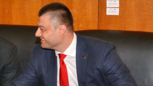 Бареков към ВМРО: Без ББЦ Джамбазки нямаше да е евродепутат