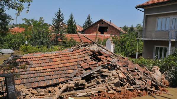 10 души от Мизия остават в наводнените си жилища, не искат да се евакуират