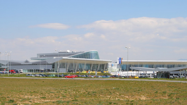 Турски самолет принудително приземен на Летище София