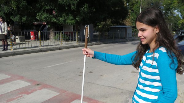 Слепите хора в България поискаха достъпна среда за придвижване