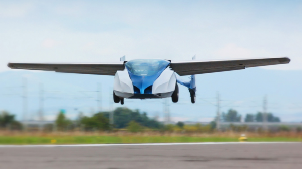 Представиха прототип на летяща кола във Виена