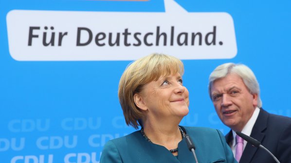 На Меркел й прилоша пред журналисти
