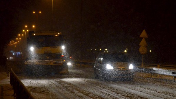 Автобус аварира на пътя Плевен-Бяла