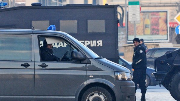 Полиция отцепи евакуираните села в Добричко
