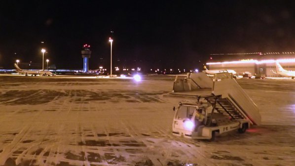 Самолет кацна спешно на летище Бургас заради смърт на борда
