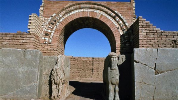 ИД разруши древния асирийски град Нимруд в Ирак
