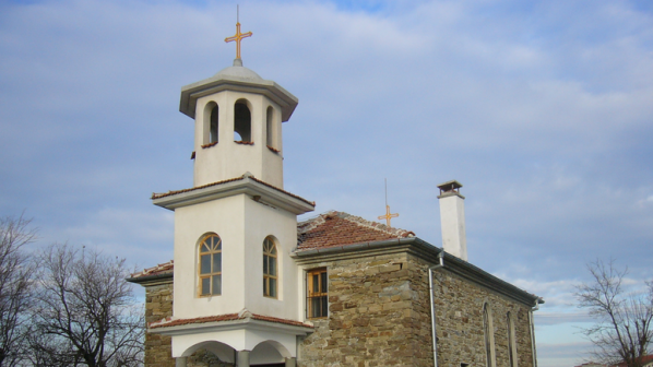 Аларма пази селска църква