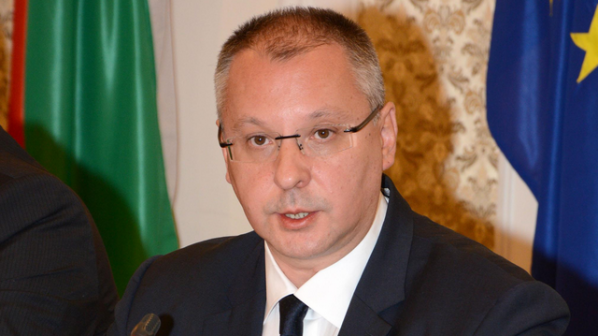 Станишев иска да остане лидер на ПЕС, няма планове да оглавява БСП