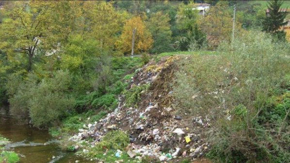 76 акта са издадени за замърсяване на реки с отпадъци