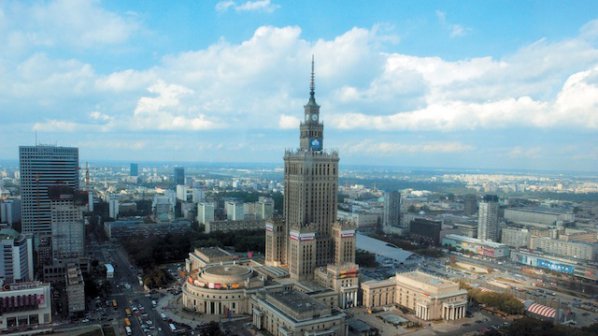Многохилядна демонстрация във Варшава с искане за по-големи заплати