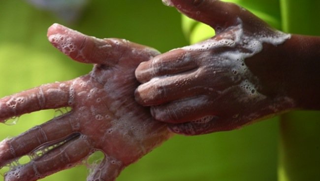 Студенти отбелязват Световния ден на чистите ръце с масово миене