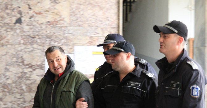 Стрелецът от Лясковец си прехвърли от затвора имотите на пожарникар