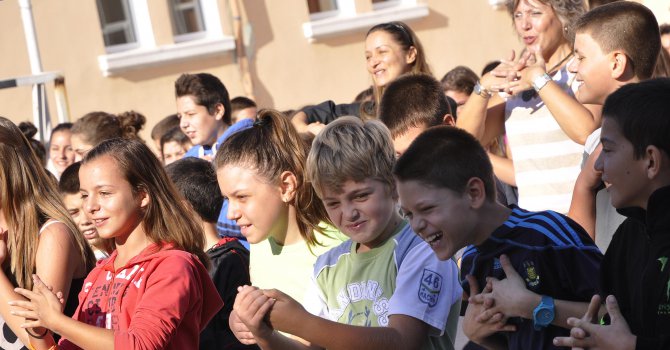 115 хил. ученици с родител – гурбетчия