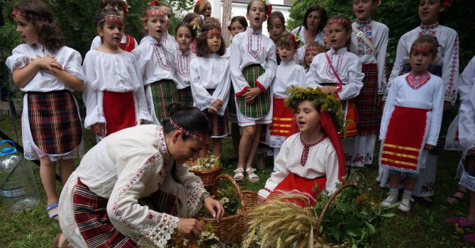 Днес отбелязваме Еньовден (галерия)