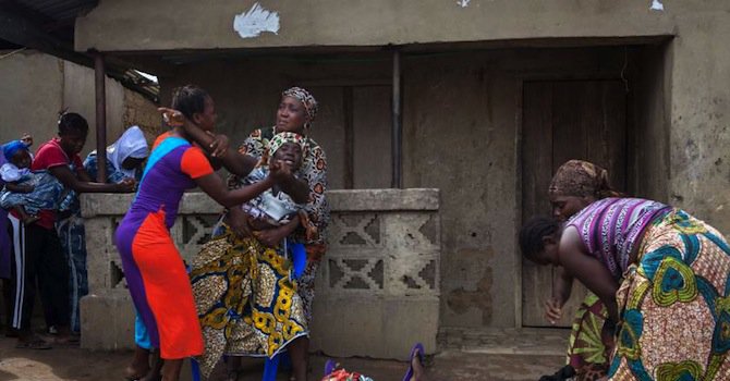 Болни от ебола избягаха от болница в Сиера Леоне