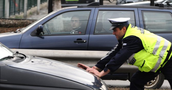 Автомобил се заби в чисто нов електробус във Враца