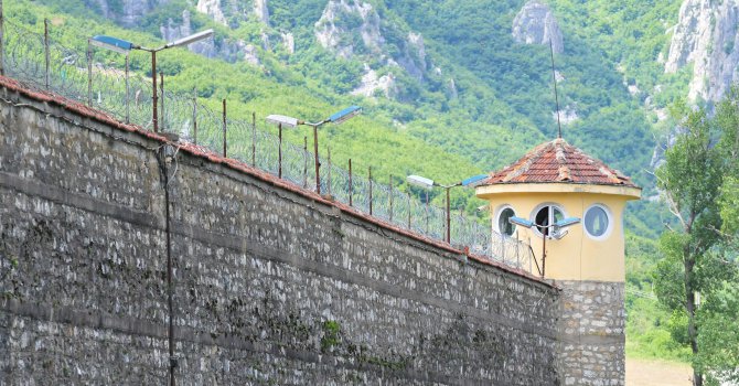 Убиец наръга надзирател в Централния софийски затвор